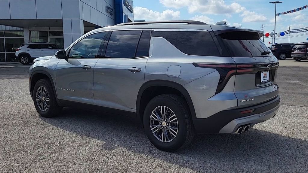 Used 2025 Chevrolet Traverse LT SUV