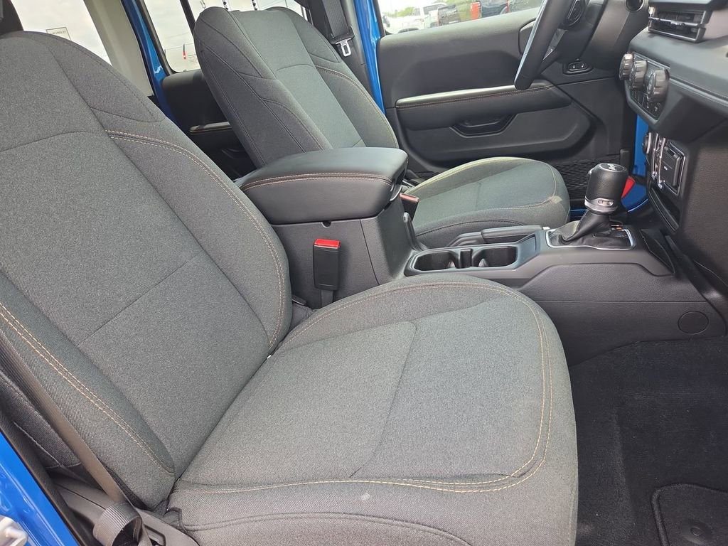 2025 Jeep Wrangler 4-Door Sahara - Photo 25