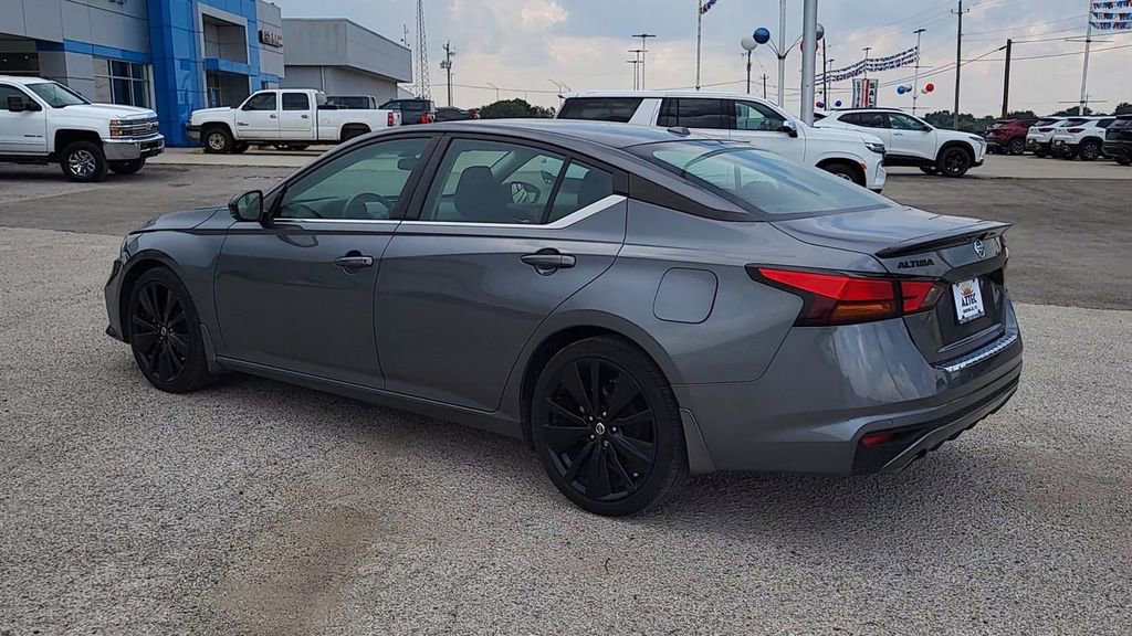 2022 Nissan Altima 2.5 SR photo 4