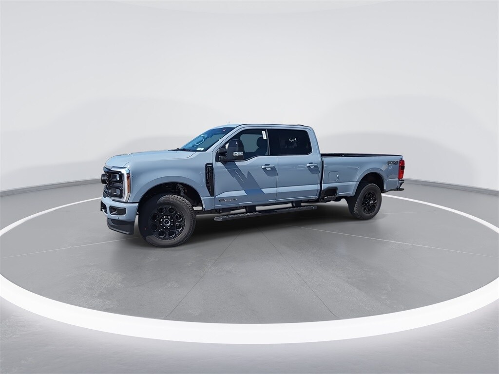 2026 Ford F-350 Lariat photo 4
