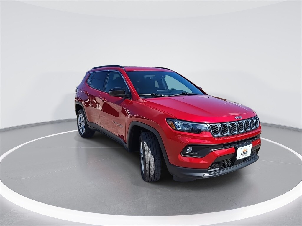 2024 Jeep Compass Latitude photo 2