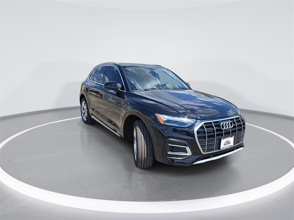 2021 Audi Q5 45 Prestige photo 2