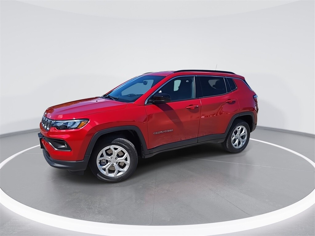 2024 Jeep Compass Latitude photo 4