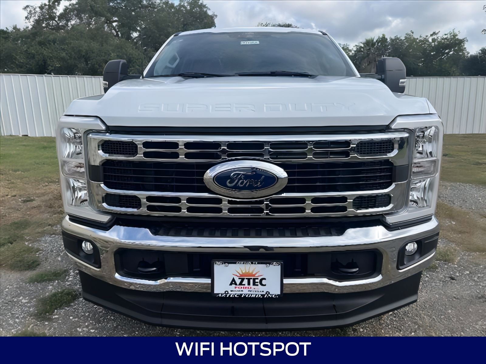 2024 Ford F-350 XLT photo 2