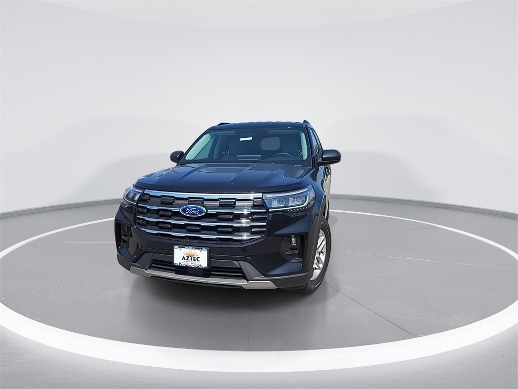 2025 Ford Explorer photo 3