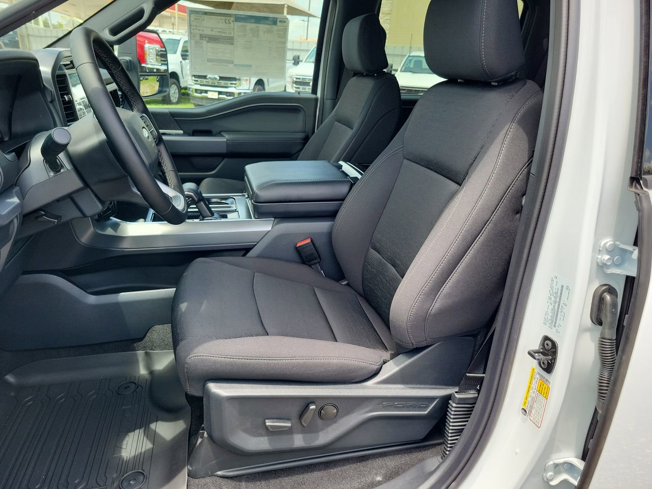 2025 Ford F-150 XLT - Photo 11