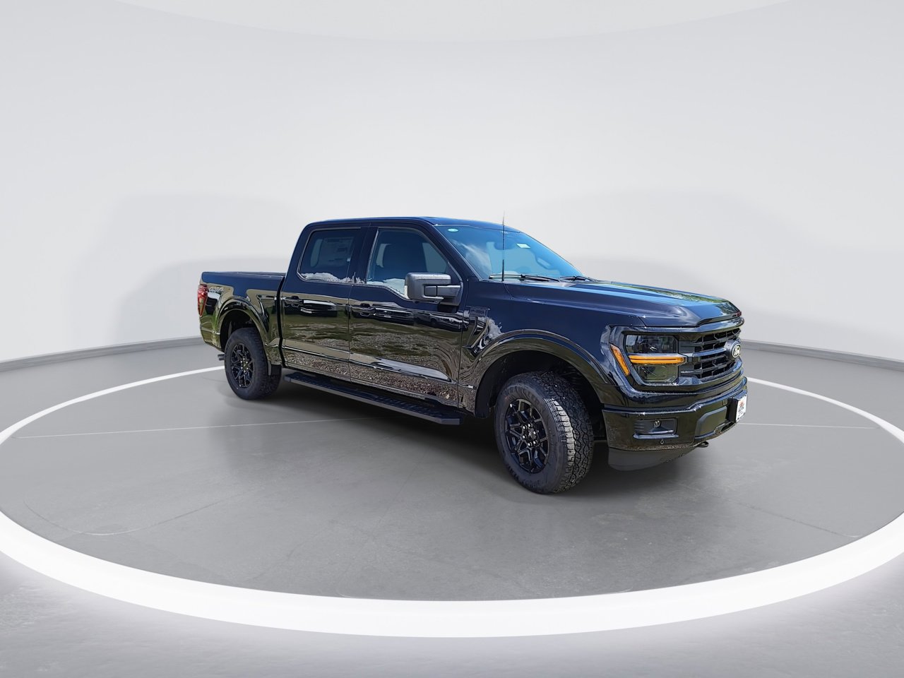 2025 Ford F-150 XLT photo 2