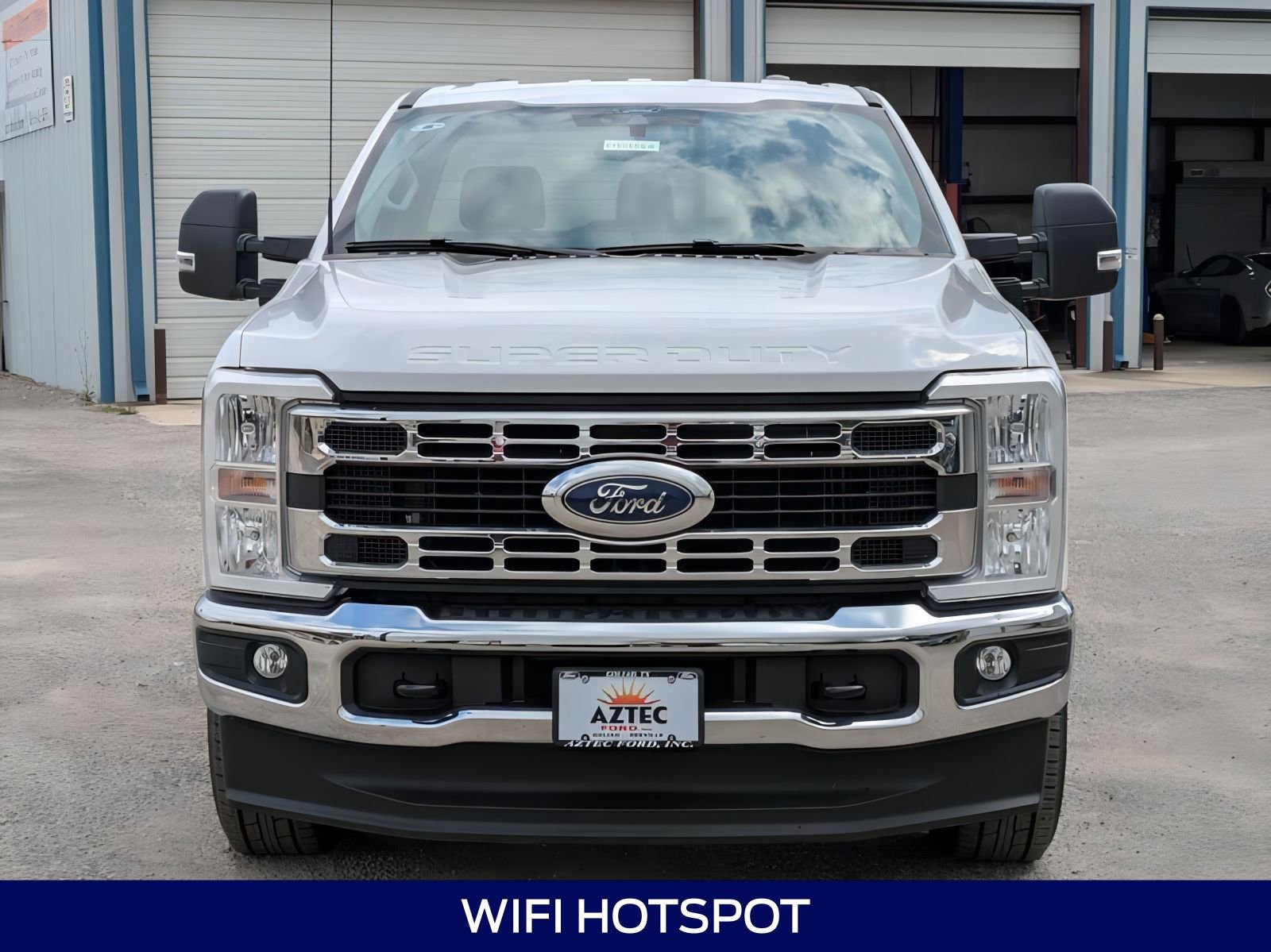 2025 Ford F-350 XLT photo 2