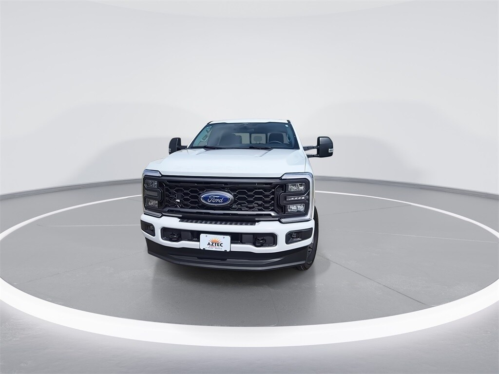2025 Ford F-250 photo 3