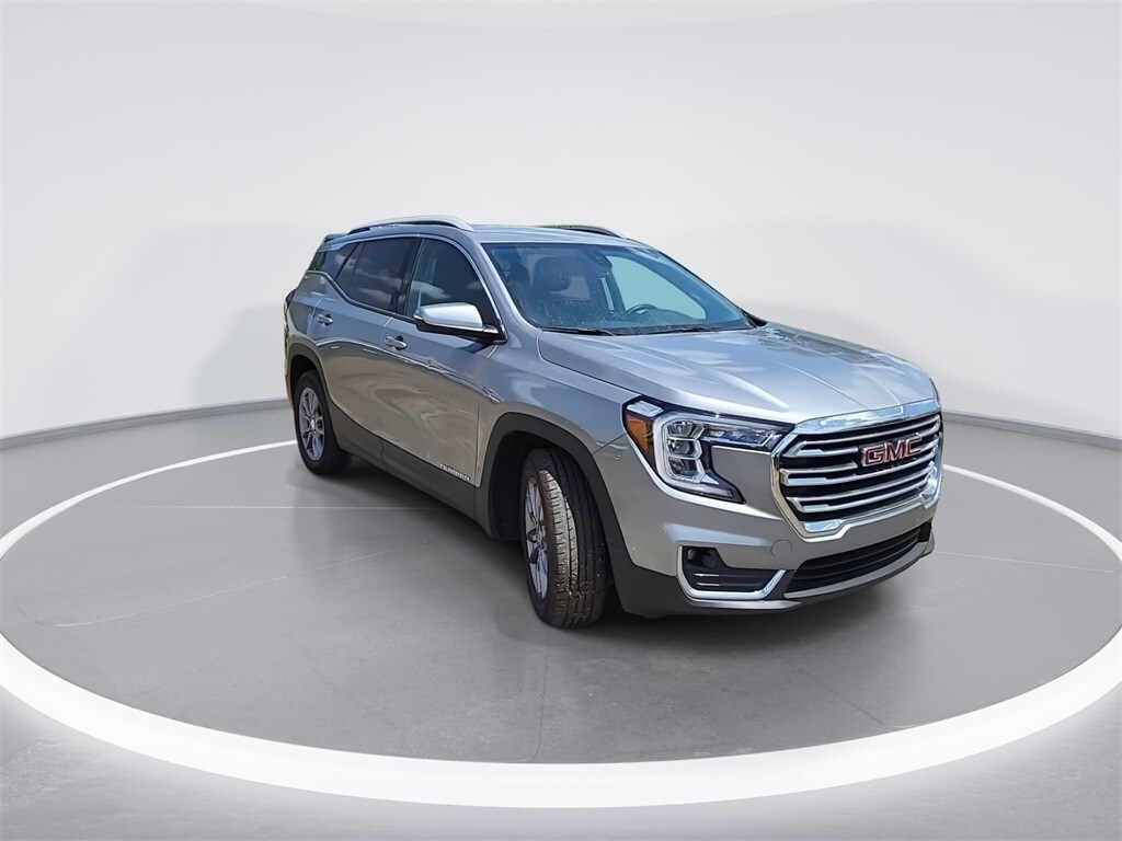 2024 Gmc Terrain SLT photo 2