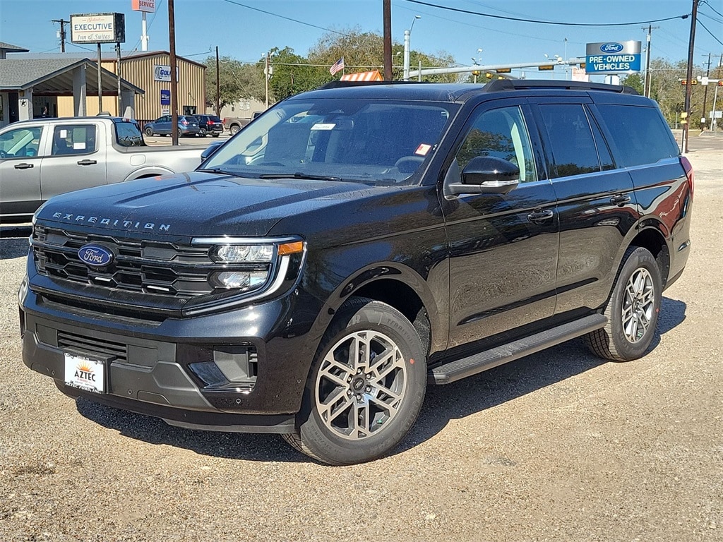 2025 Ford Expedition Active's photo