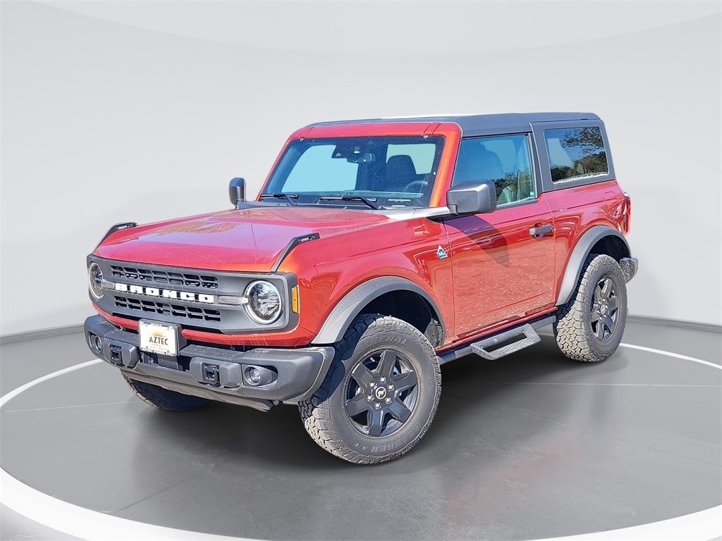 2024 Ford Bronco 2-Door Black Diamond's photo