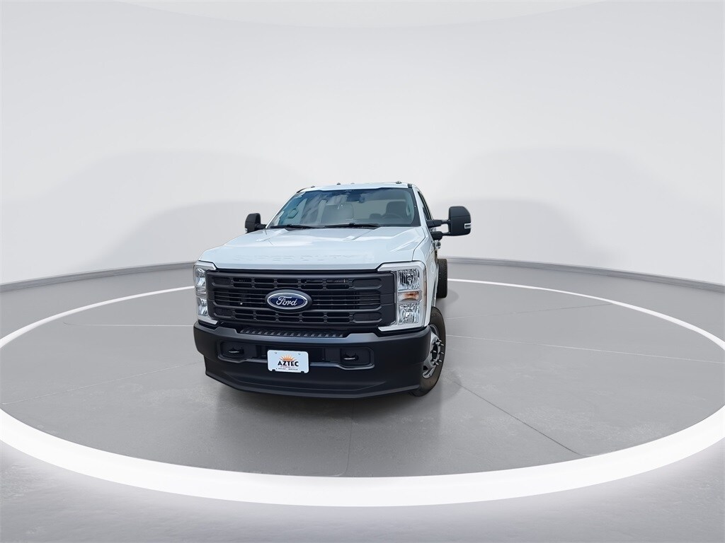 2026 Ford F-350 photo 3