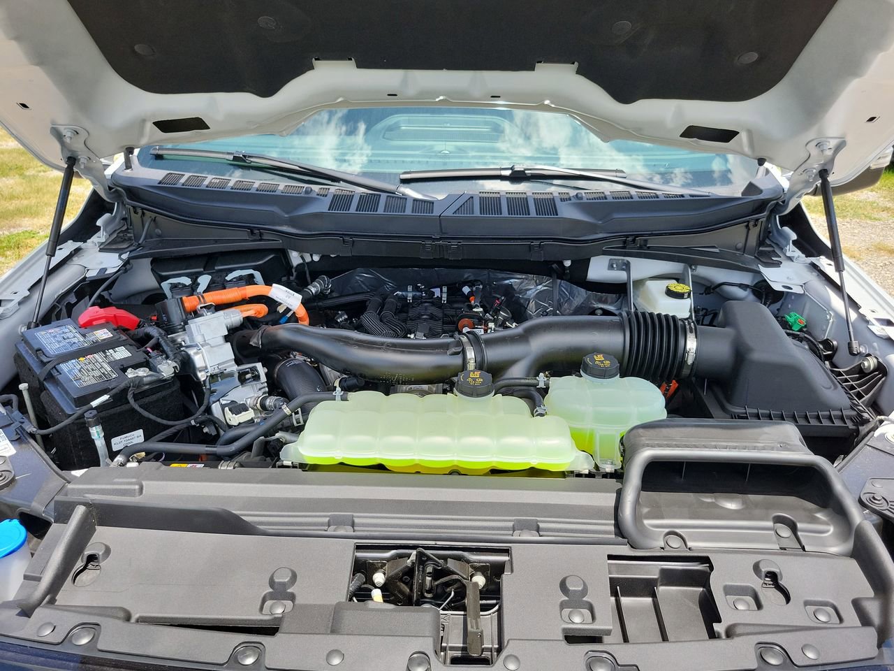2025 Ford F-150 XLT - Photo 25