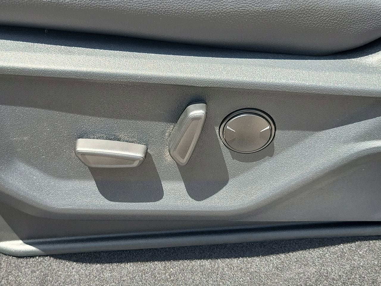 2025 Ford F-150 Lariat - Photo 12