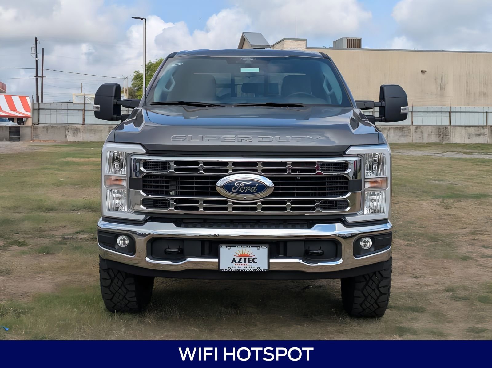 2025 Ford F-350 XLT photo 2