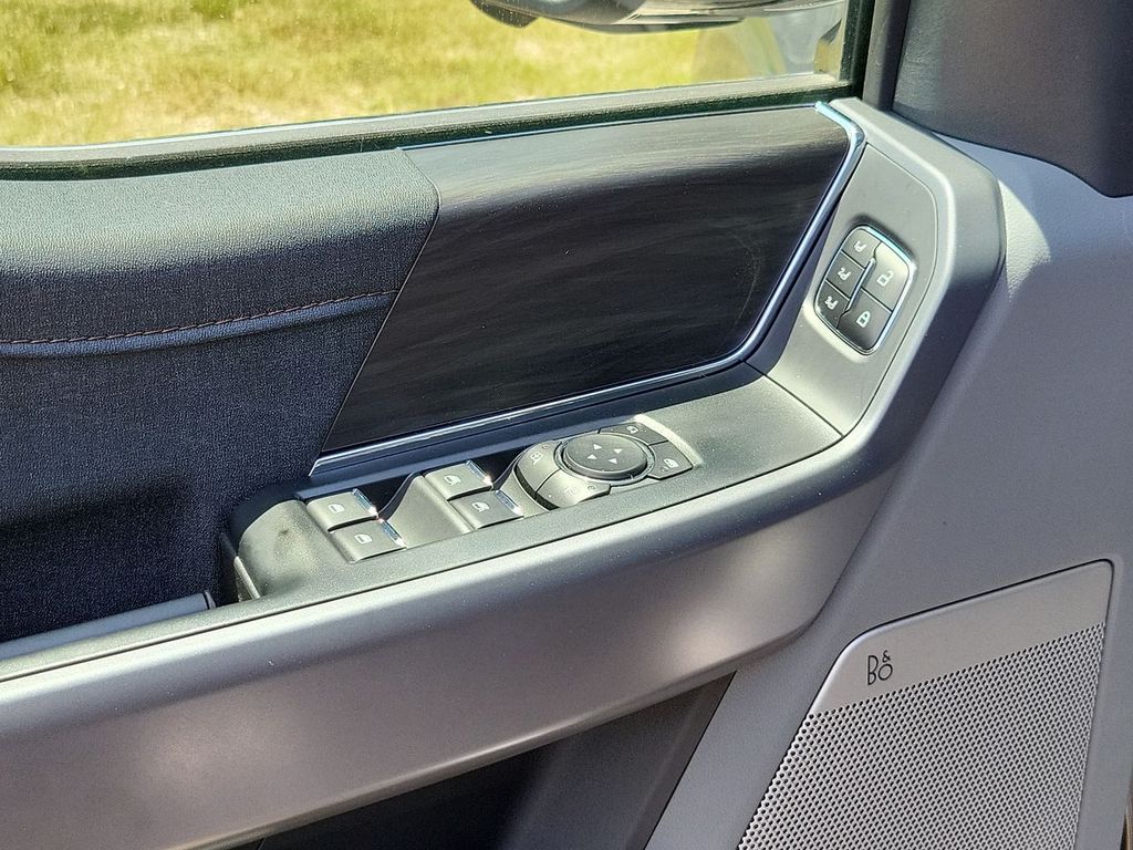2025 Ford F-150 Lariat - Photo 13