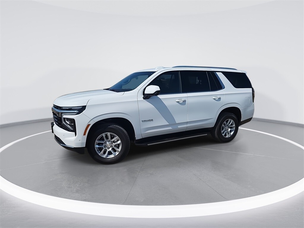 2025 Chevrolet Tahoe LS photo 4