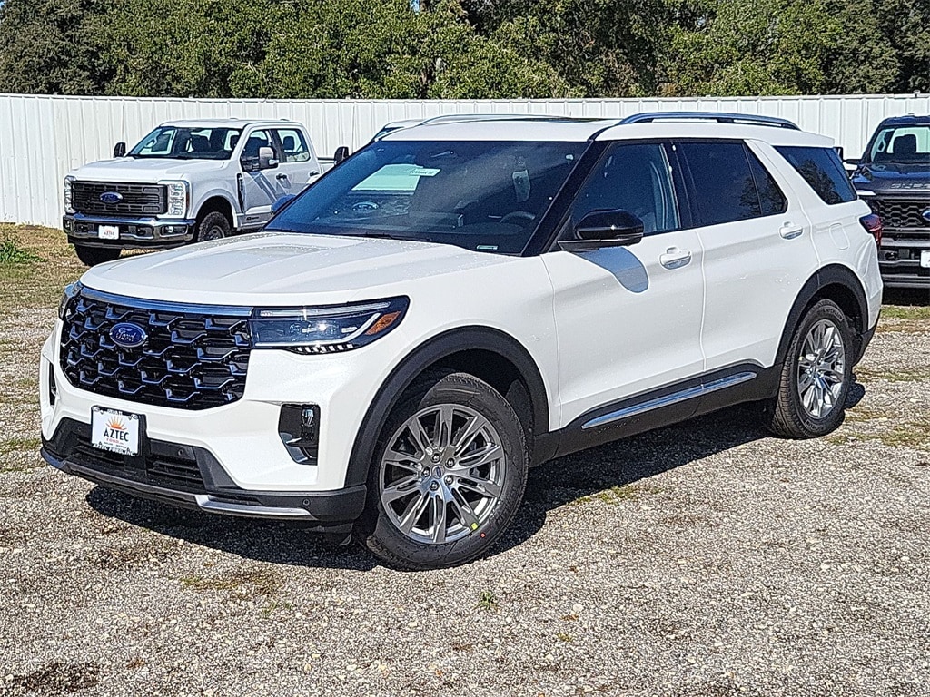 2026 Ford Explorer Platinum's photo