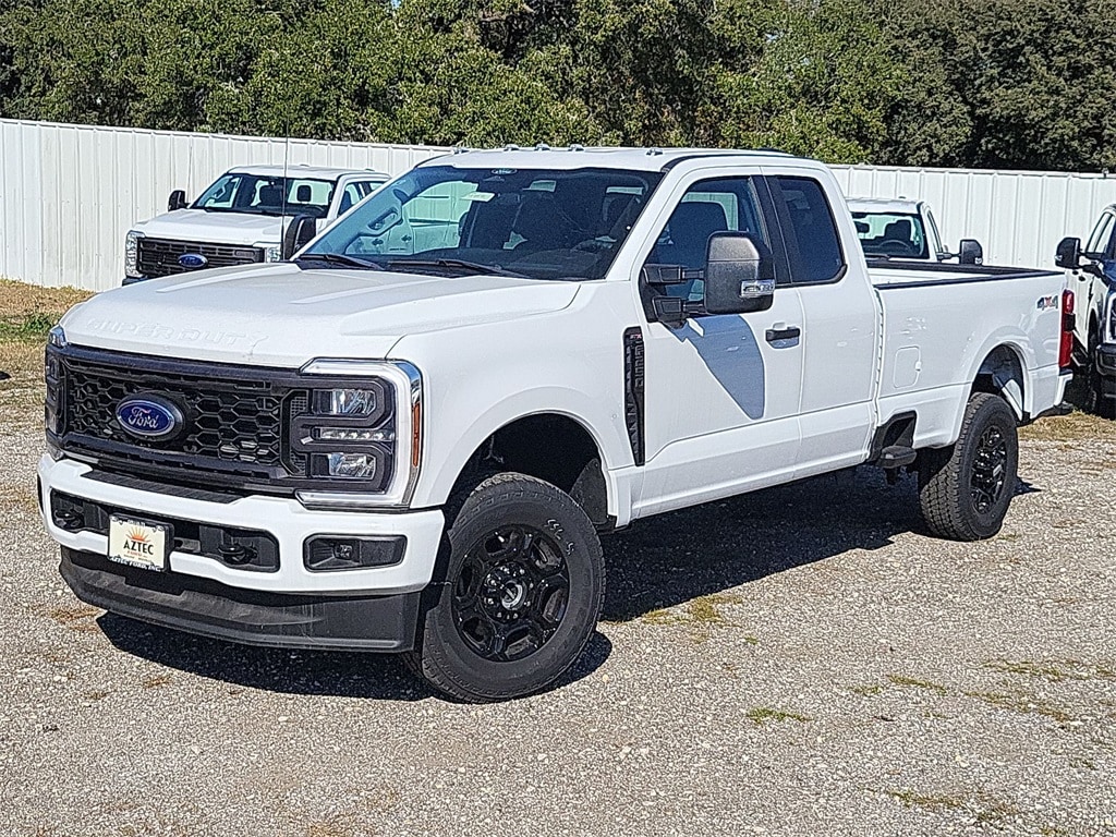 2024 Ford F-250 Super Duty XL's photo