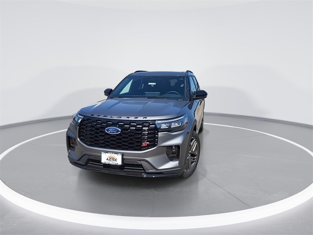 2025 Ford Explorer ST photo 3