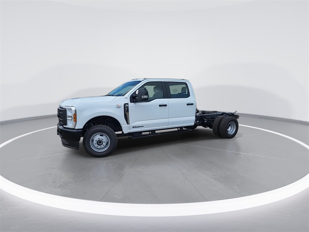 2026 Ford F-350 photo 4