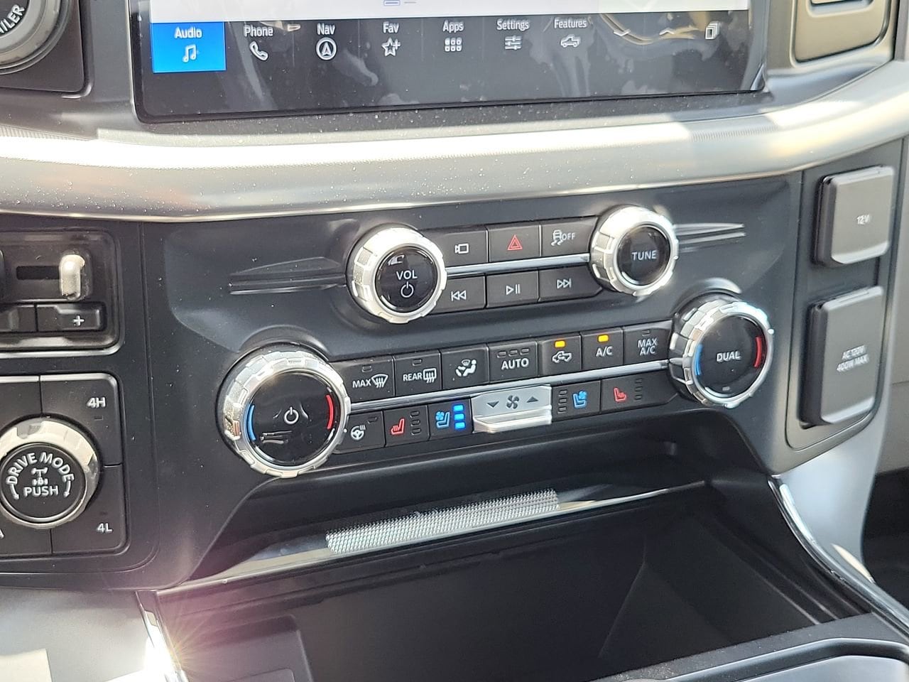 2025 Ford F-150 Lariat - Photo 19