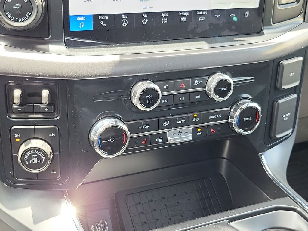 2025 Ford F-150 XLT - Photo 19