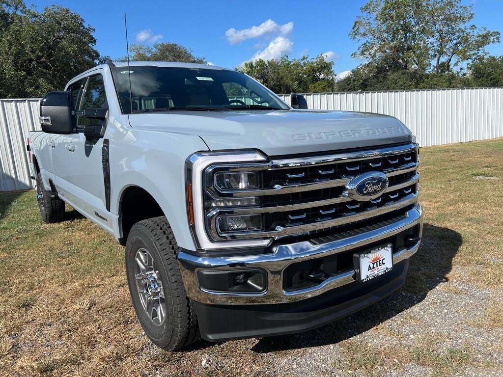 2024 Ford F-350 Super Duty Lariat's photo