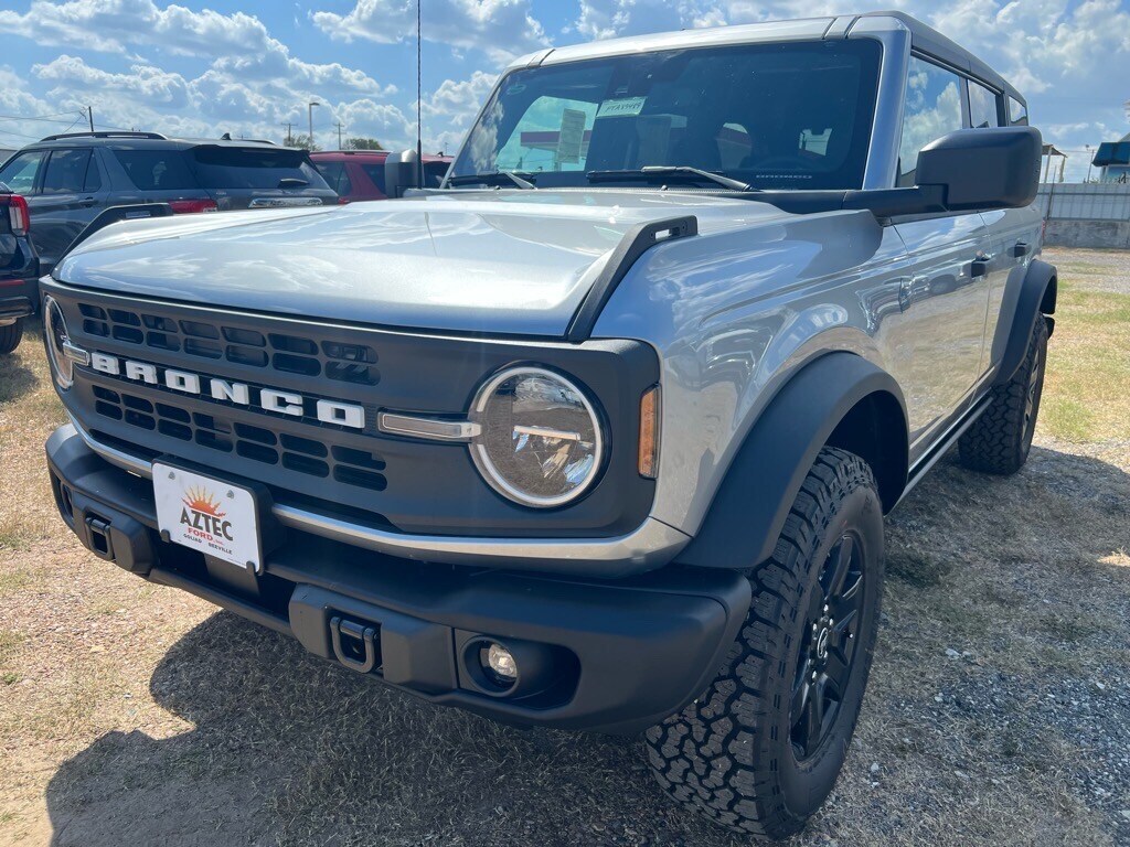 New 2024 Ford Bronco Black Diamond SUV