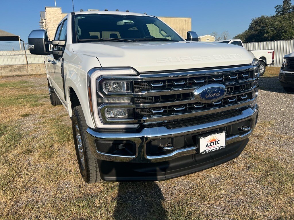 2024 Ford F-350 Super Duty Lariat's photo