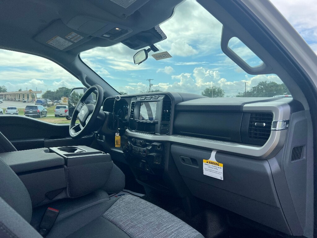 2024 Ford F-350 Super Duty XL - Photo 13