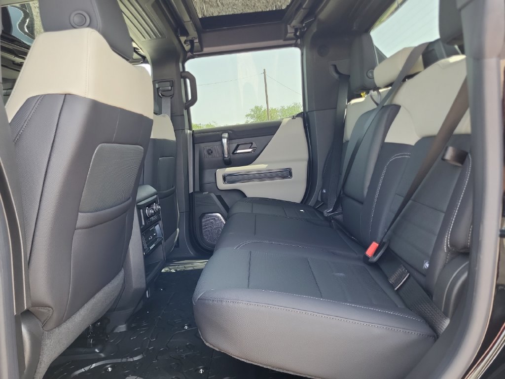 2026 GMC HUMMER EV 2X - Photo 21