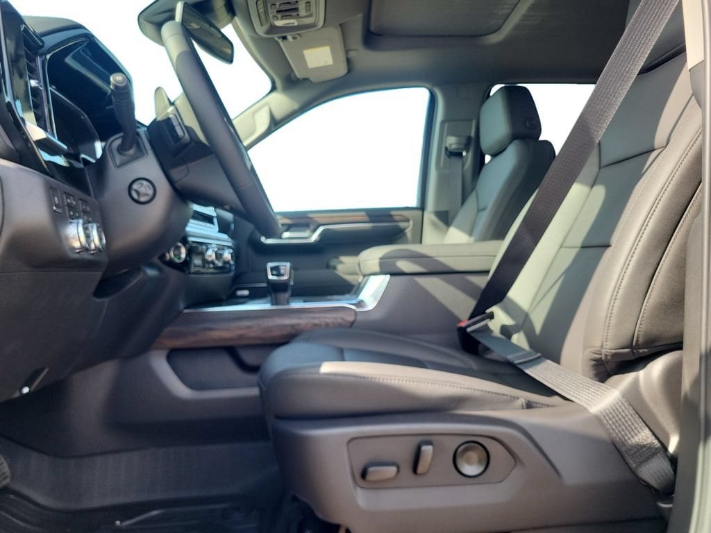 2026 GMC Sierra 1500 SLT - Photo 11