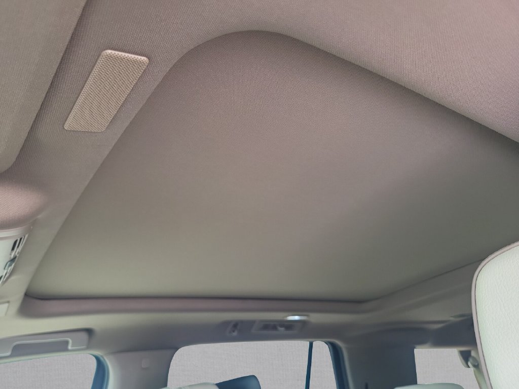 2026 GMC Yukon Denali - Photo 12