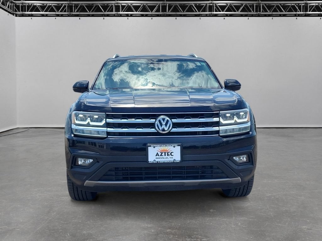 Used 2019 Volkswagen Atlas SE w/Tech with VIN 1V2WR2CA2KC604083 for sale in Beeville, TX