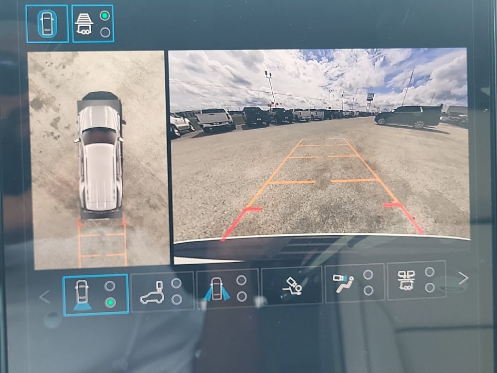 2026 GMC Yukon Denali - Photo 16