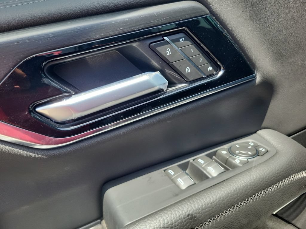 2026 GMC Yukon XL Denali - Photo 10