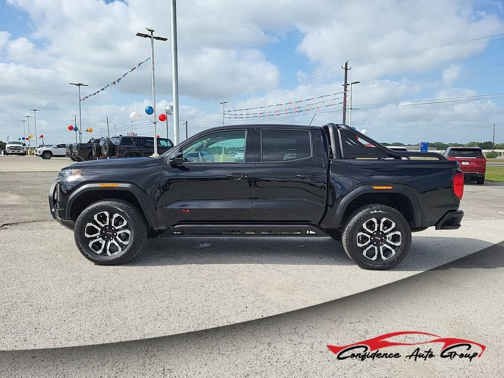 2025 GMC Canyon 4WD AT4 Crew Cab Short Box's photo