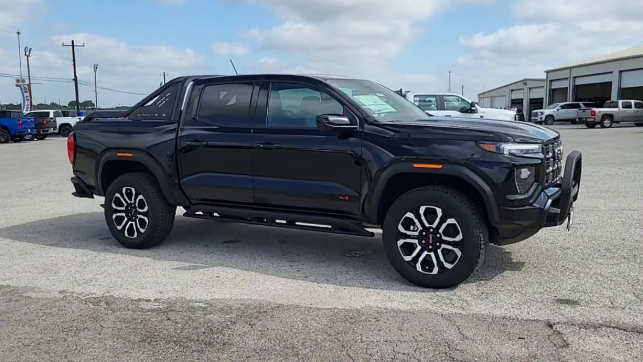 2025 GMC Canyon AT4 - Photo 35