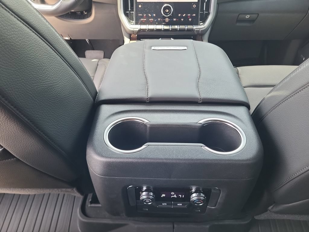 2026 GMC Yukon Denali - Photo 21