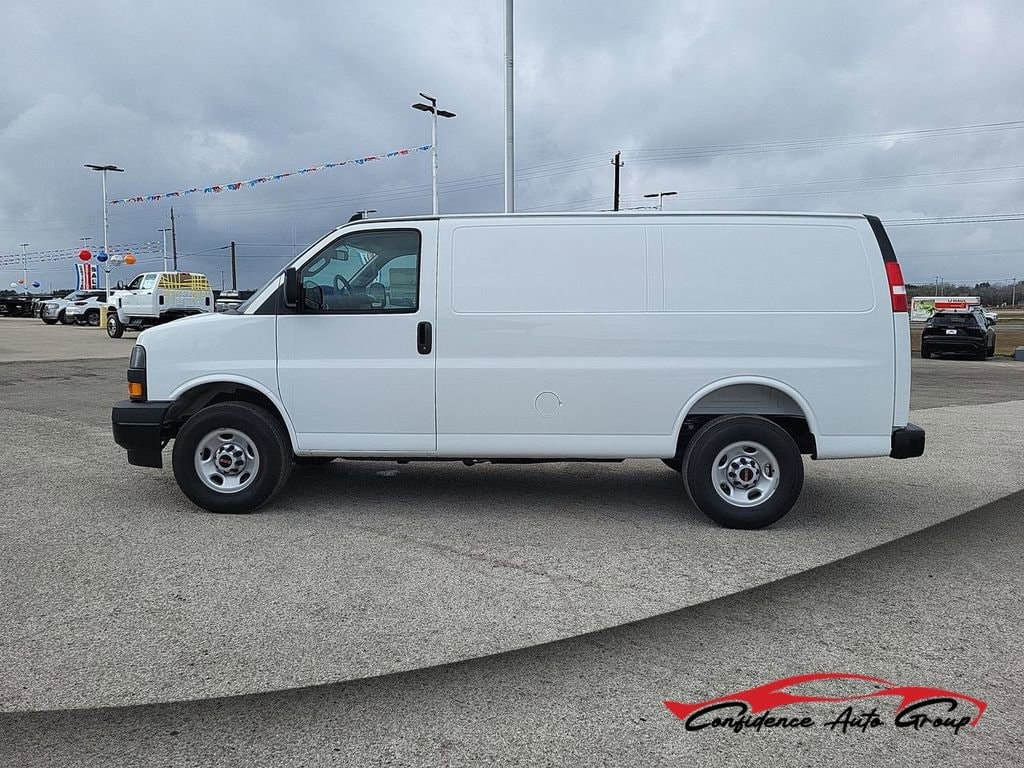 2025 GMC Savana 2500's photo