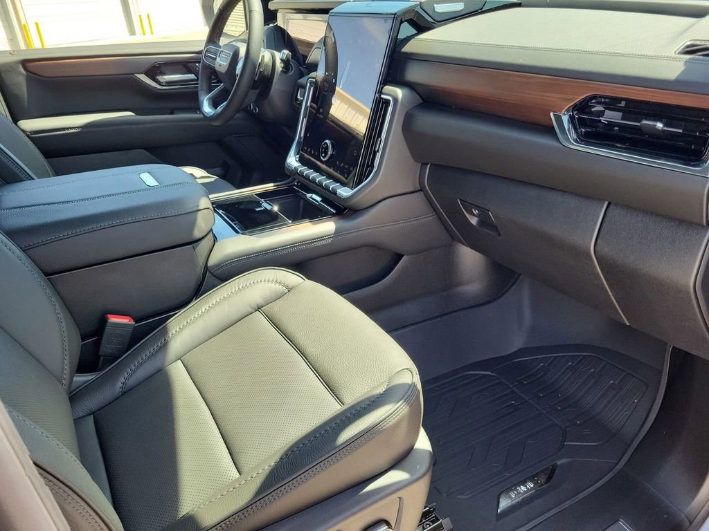 2026 GMC Yukon Denali - Photo 26