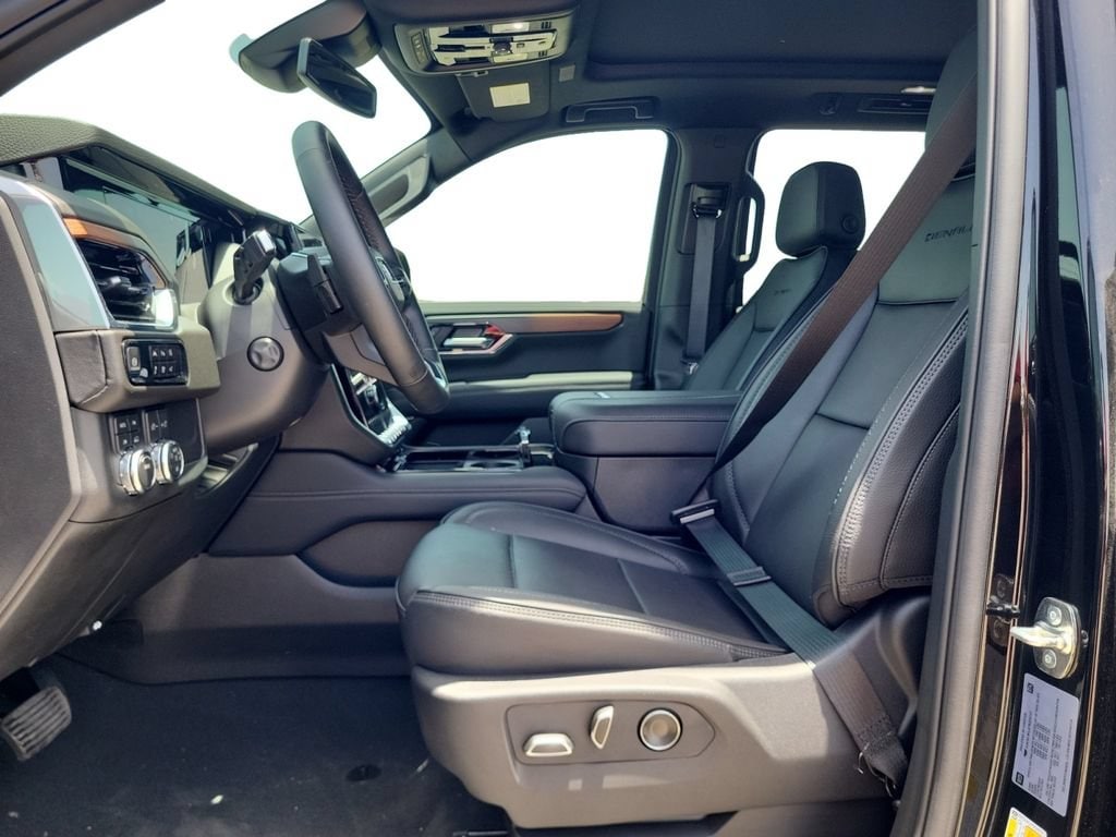 2026 GMC Yukon XL Denali - Photo 11