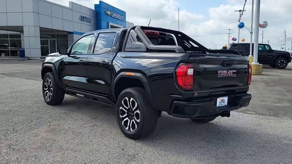 2025 GMC Canyon AT4 - Photo 6