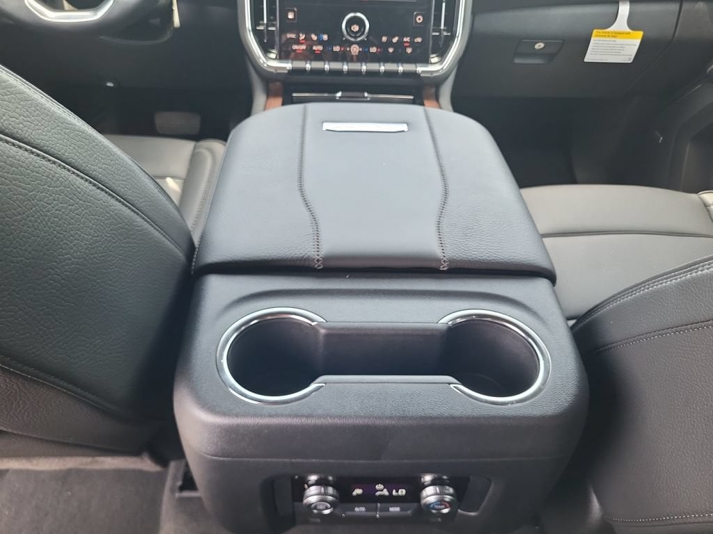 2026 GMC Yukon XL Denali - Photo 21
