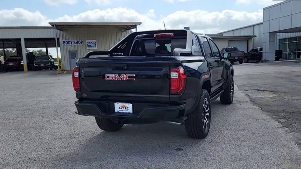2025 GMC Canyon AT4 - Photo 7