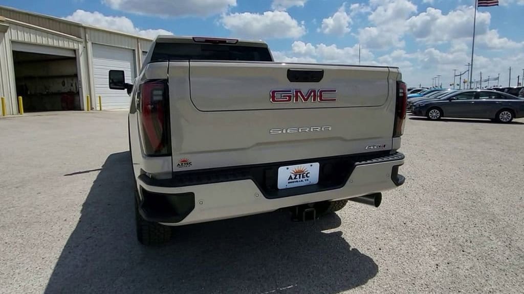 2026 GMC Sierra 2500HD AT4 - Photo 6