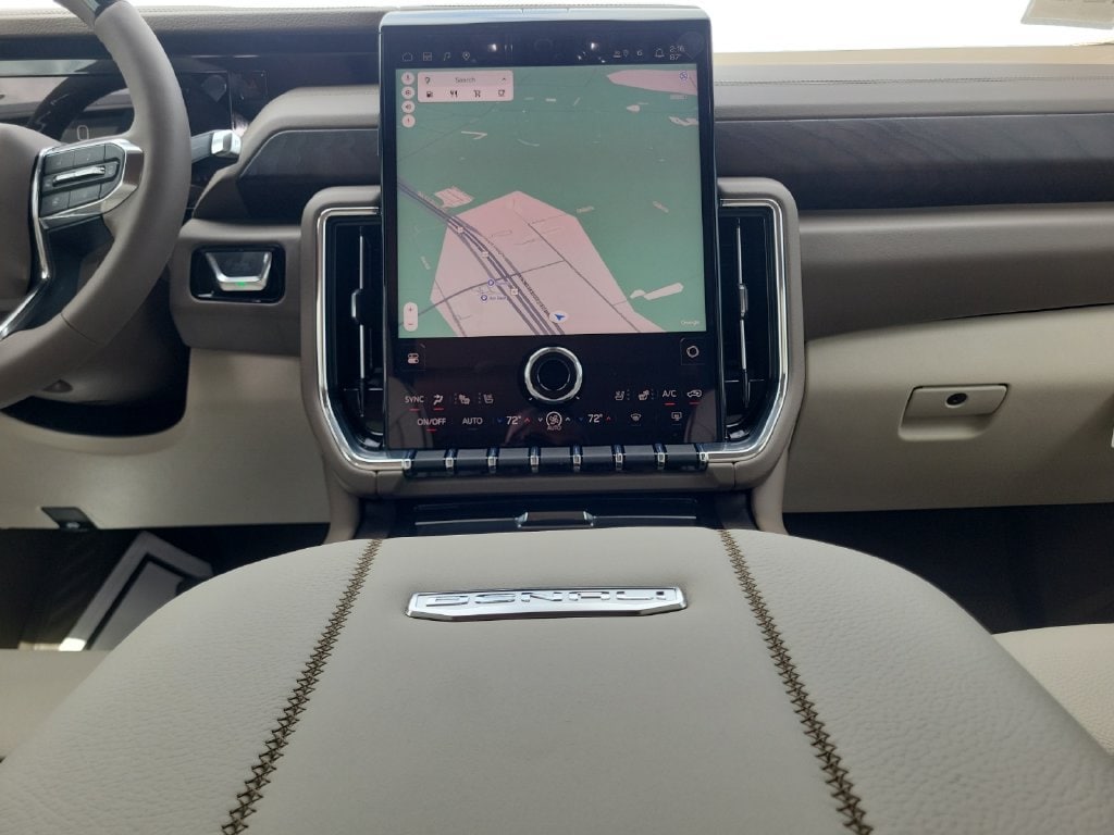 2026 GMC Yukon Denali - Photo 18