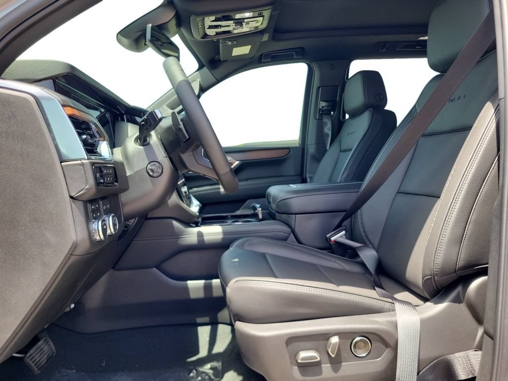 2026 GMC Yukon Denali - Photo 11